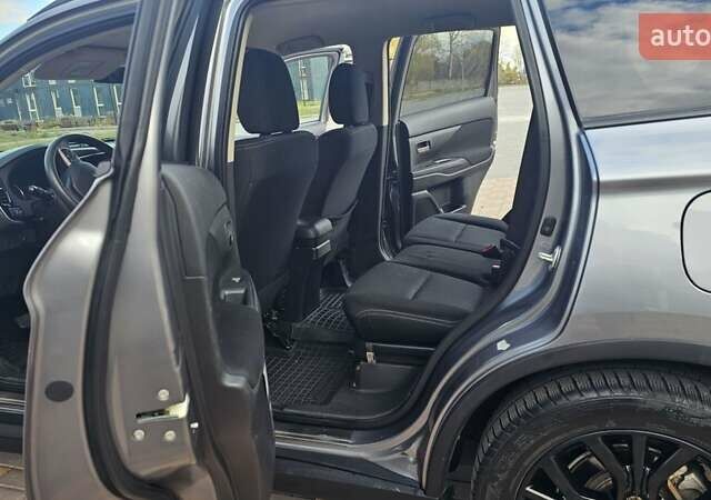 Міцубісі Аутлендер 2018 у Чернігові на Automoto.ua Сірий Міцубісі Аутлендер, об'ємом двигуна 2.36 л та пробігом 170 тис. км за 14300 $, фото 16 на Automoto.ua