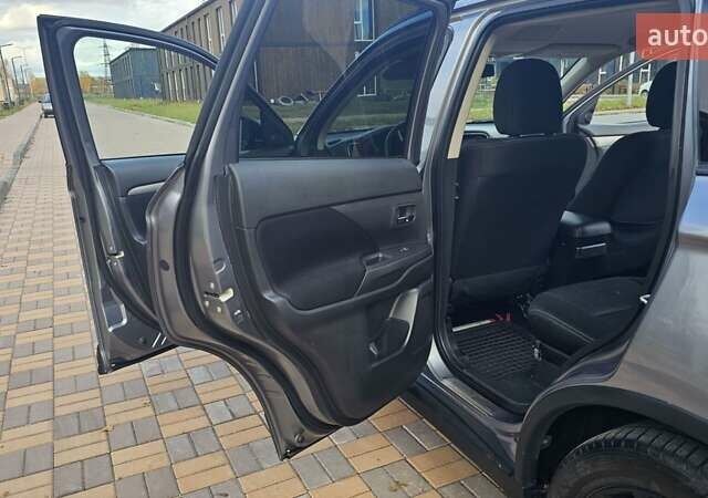 Міцубісі Аутлендер 2018 у Чернігові на Automoto.ua Сірий Міцубісі Аутлендер, об'ємом двигуна 2.36 л та пробігом 170 тис. км за 14300 $, фото 14 на Automoto.ua