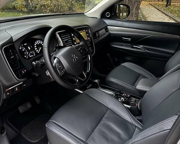 Сірий Міцубісі Аутлендер, об'ємом двигуна 2.36 л та пробігом 37 тис. км за 21000 $, фото 22 на Automoto.ua