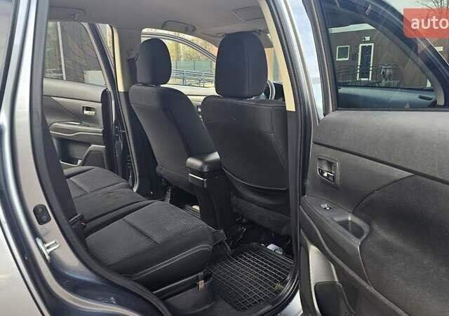 Міцубісі Аутлендер 2018 у Чернігові на Automoto.ua Сірий Міцубісі Аутлендер, об'ємом двигуна 2.36 л та пробігом 170 тис. км за 14300 $, фото 18 на Automoto.ua