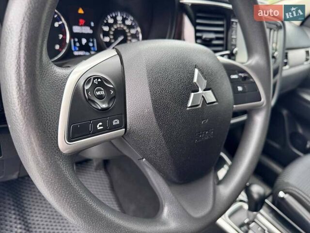 Серый Мицубиси Аутлендер, объемом двигателя 2.4 л и пробегом 103 тыс. км за 15497 $, фото 16 на Automoto.ua