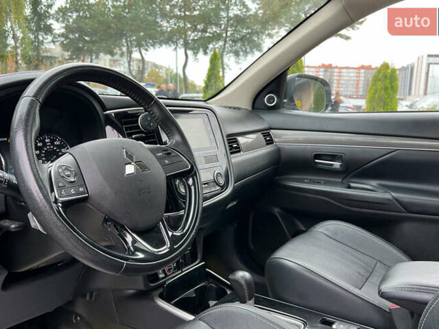Сірий Міцубісі Аутлендер, об'ємом двигуна 3 л та пробігом 156 тис. км за 18500 $, фото 9 на Automoto.ua