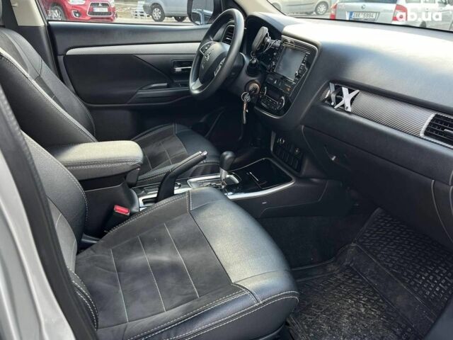 Серый Мицубиси Аутлендер, объемом двигателя 2.4 л и пробегом 183 тыс. км за 16590 $, фото 28 на Automoto.ua