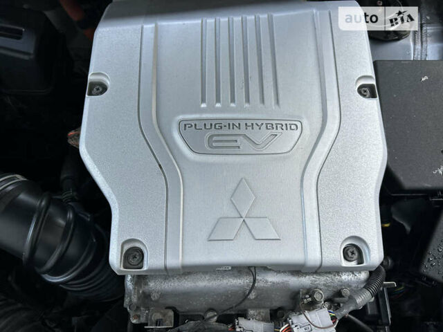 Сірий Міцубісі Аутлендер, об'ємом двигуна 2 л та пробігом 90 тис. км за 24900 $, фото 22 на Automoto.ua