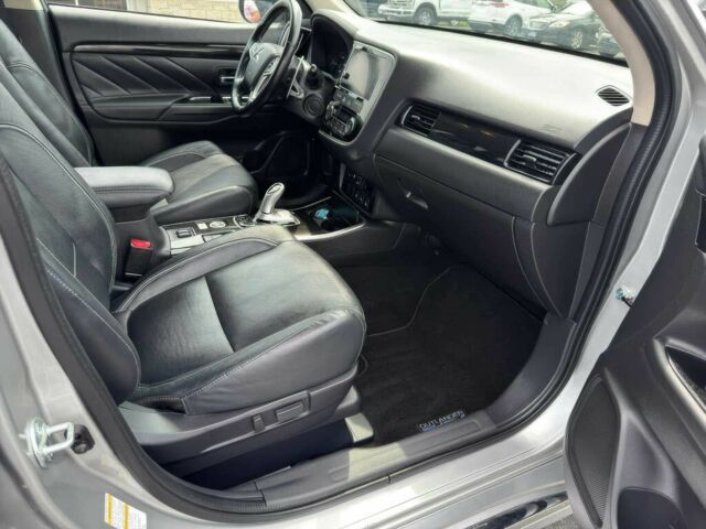 Міцубісі Аутлендер 2018 у Києві на Automoto.ua Сірий Міцубісі Аутлендер, об'ємом двигуна 2.5 л та пробігом 38 тис. км за 6100 $, фото 6 на Automoto.ua