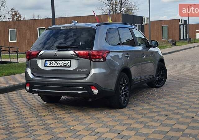 Міцубісі Аутлендер 2018 у Чернігові на Automoto.ua Сірий Міцубісі Аутлендер, об'ємом двигуна 2.36 л та пробігом 170 тис. км за 14300 $, фото 6 на Automoto.ua