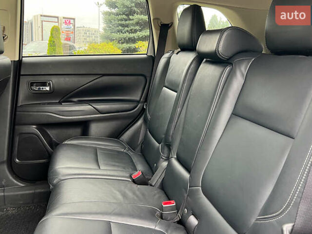 Сірий Міцубісі Аутлендер, об'ємом двигуна 3 л та пробігом 156 тис. км за 18500 $, фото 19 на Automoto.ua