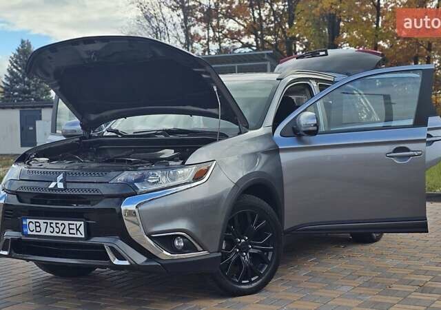 Міцубісі Аутлендер 2018 у Чернігові на Automoto.ua Сірий Міцубісі Аутлендер, об'ємом двигуна 2.36 л та пробігом 170 тис. км за 14300 $, фото 25 на Automoto.ua