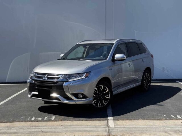 Сірий Міцубісі Аутлендер, об'ємом двигуна 2 л та пробігом 36 тис. км за 7100 $, фото 2 на Automoto.ua