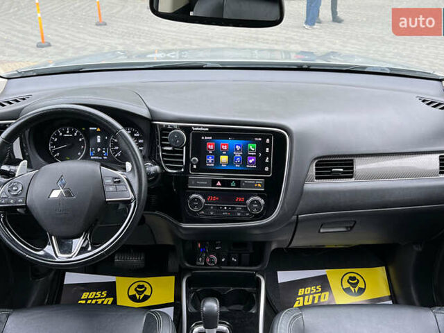 Сірий Міцубісі Аутлендер, об'ємом двигуна 3 л та пробігом 156 тис. км за 18500 $, фото 13 на Automoto.ua