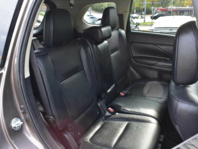 Сірий Міцубісі Аутлендер, об'ємом двигуна 2.4 л та пробігом 50 тис. км за 7000 $, фото 12 на Automoto.ua