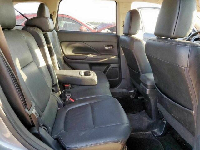 Серый Мицубиси Аутлендер, объемом двигателя 2.4 л и пробегом 150 тыс. км за 2800 $, фото 9 на Automoto.ua