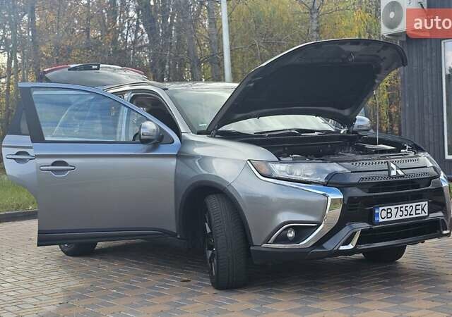 Міцубісі Аутлендер 2018 у Чернігові на Automoto.ua Сірий Міцубісі Аутлендер, об'ємом двигуна 2.36 л та пробігом 170 тис. км за 14300 $, фото 28 на Automoto.ua