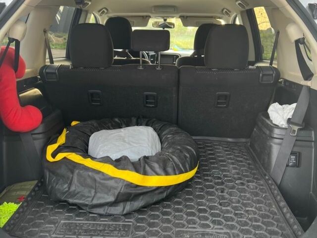 Сірий Міцубісі Аутлендер, об'ємом двигуна 2.36 л та пробігом 110 тис. км за 16000 $, фото 4 на Automoto.ua