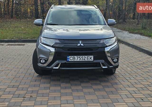 Міцубісі Аутлендер 2018 у Чернігові на Automoto.ua Сірий Міцубісі Аутлендер, об'ємом двигуна 2.36 л та пробігом 170 тис. км за 14300 $, фото 2 на Automoto.ua