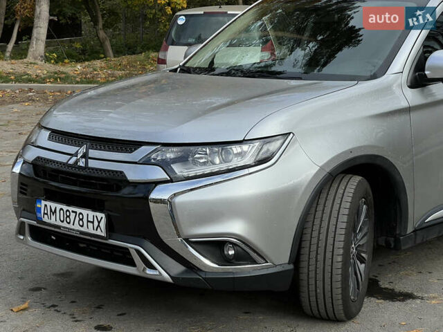 Міцубісі Аутлендер 2018 у Житомирі на Automoto.ua Сірий Міцубісі Аутлендер, об'ємом двигуна 2.36 л та пробігом 130 тис. км за 16750 $, фото 11 на Automoto.ua