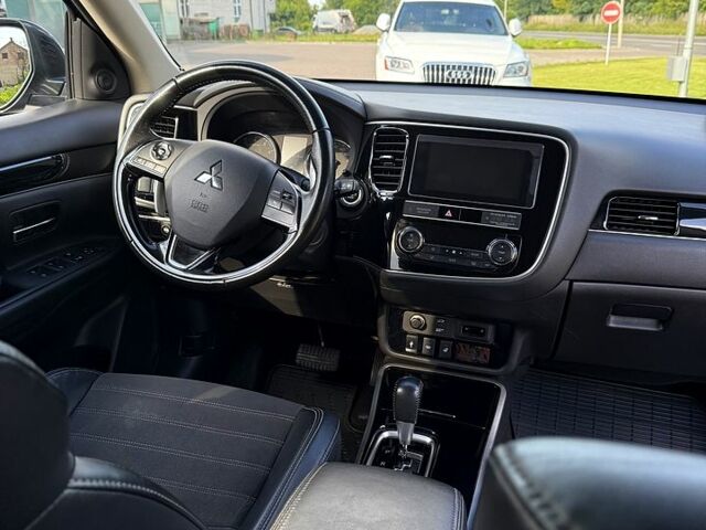 Серый Мицубиси Аутлендер, объемом двигателя 2.4 л и пробегом 139 тыс. км за 18900 $, фото 10 на Automoto.ua