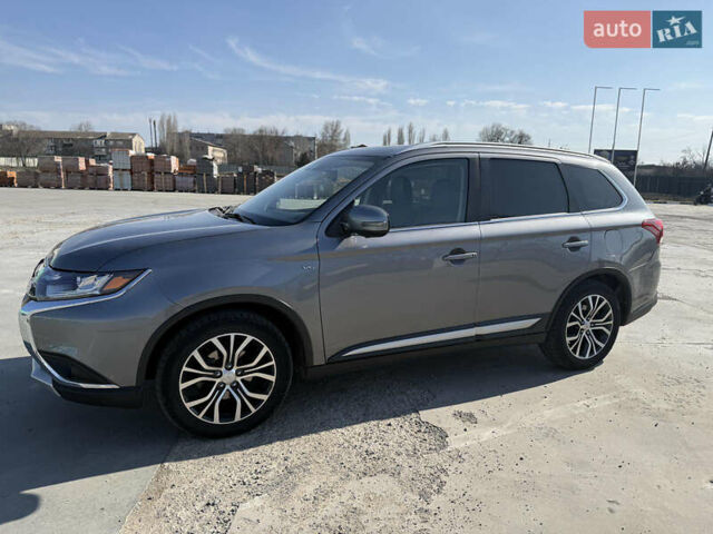 Сірий Міцубісі Аутлендер, об'ємом двигуна 3 л та пробігом 190 тис. км за 17100 $, фото 5 на Automoto.ua