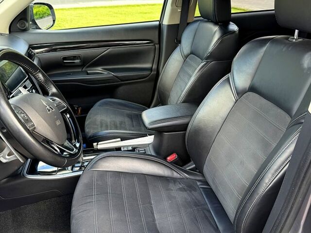 Серый Мицубиси Аутлендер, объемом двигателя 2.4 л и пробегом 139 тыс. км за 18900 $, фото 13 на Automoto.ua