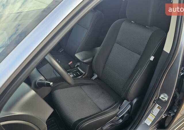 Міцубісі Аутлендер 2018 у Чернігові на Automoto.ua Сірий Міцубісі Аутлендер, об'ємом двигуна 2.36 л та пробігом 170 тис. км за 14300 $, фото 10 на Automoto.ua