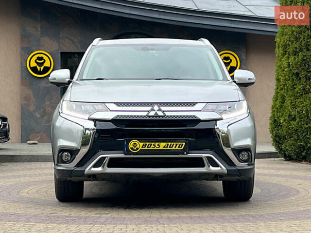 Сірий Міцубісі Аутлендер, об'ємом двигуна 3 л та пробігом 156 тис. км за 18500 $, фото 1 на Automoto.ua