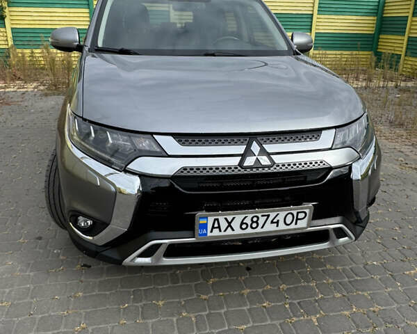 Сірий Міцубісі Аутлендер, об'ємом двигуна 2.36 л та пробігом 94 тис. км за 21500 $, фото 1 на Automoto.ua