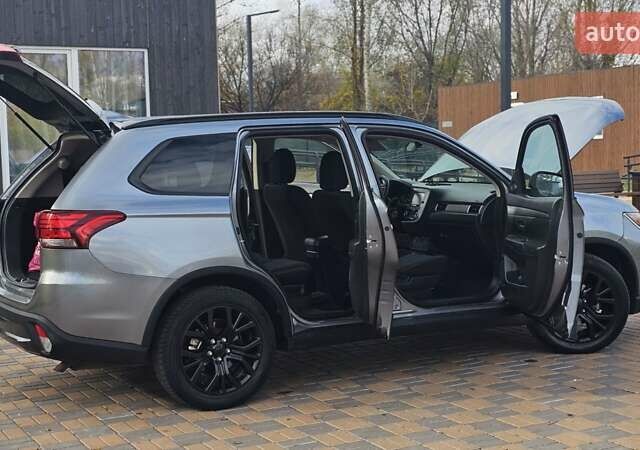 Міцубісі Аутлендер 2018 у Чернігові на Automoto.ua Сірий Міцубісі Аутлендер, об'ємом двигуна 2.36 л та пробігом 170 тис. км за 14300 $, фото 29 на Automoto.ua