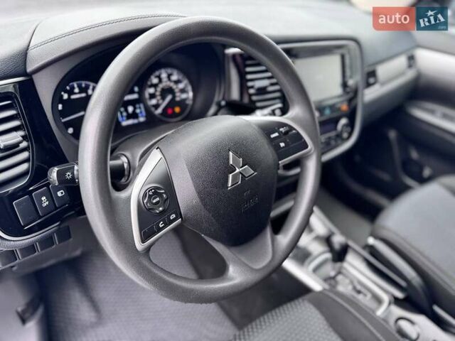 Серый Мицубиси Аутлендер, объемом двигателя 2.4 л и пробегом 103 тыс. км за 15497 $, фото 14 на Automoto.ua