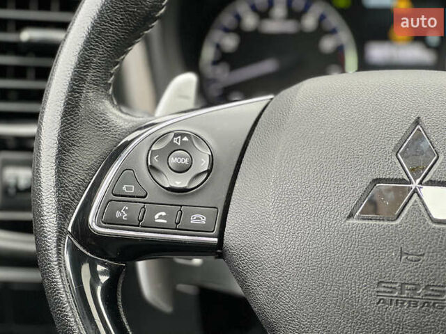 Сірий Міцубісі Аутлендер, об'ємом двигуна 3 л та пробігом 156 тис. км за 18500 $, фото 11 на Automoto.ua