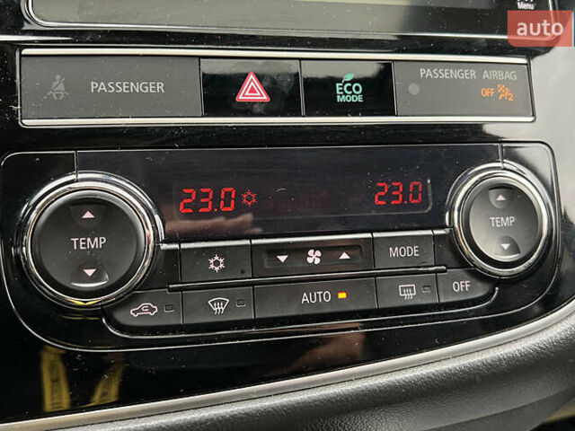 Сірий Міцубісі Аутлендер, об'ємом двигуна 3 л та пробігом 156 тис. км за 18500 $, фото 16 на Automoto.ua