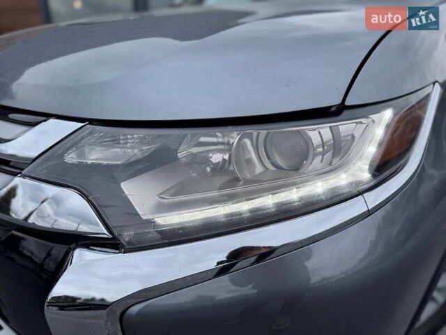 Серый Мицубиси Аутлендер, объемом двигателя 2.4 л и пробегом 103 тыс. км за 15497 $, фото 4 на Automoto.ua