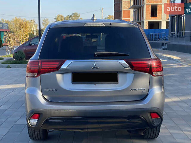 Серый Мицубиси Аутлендер, объемом двигателя 2.4 л и пробегом 133 тыс. км за 16000 $, фото 11 на Automoto.ua