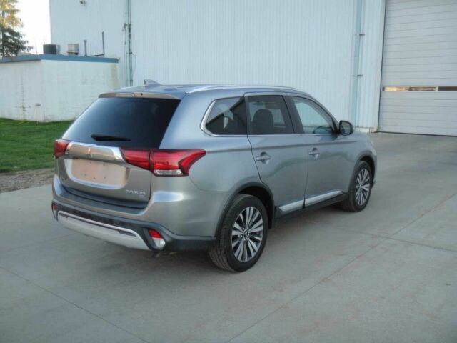 Серый Мицубиси Аутлендер, объемом двигателя 2.4 л и пробегом 42 тыс. км за 10400 $, фото 6 на Automoto.ua