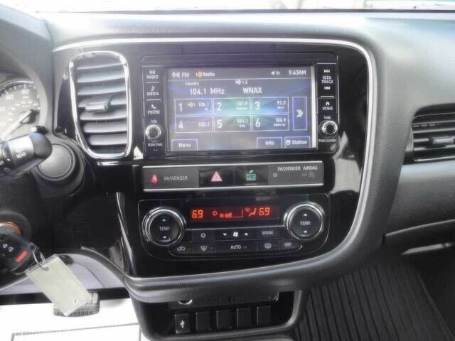 Серый Мицубиси Аутлендер, объемом двигателя 2.4 л и пробегом 38 тыс. км за 13200 $, фото 7 на Automoto.ua