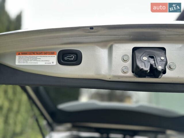 Серый Мицубиси Аутлендер, объемом двигателя 2 л и пробегом 80 тыс. км за 21800 $, фото 19 на Automoto.ua