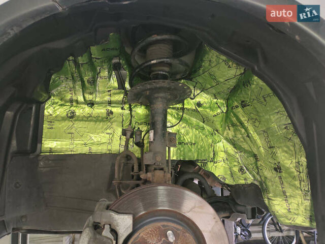 Серый Мицубиси Аутлендер, объемом двигателя 2.36 л и пробегом 135 тыс. км за 19200 $, фото 3 на Automoto.ua