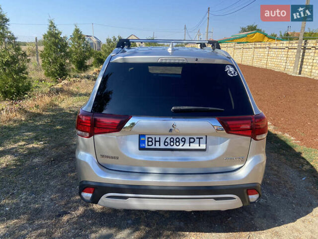 Серый Мицубиси Аутлендер, объемом двигателя 2.36 л и пробегом 135 тыс. км за 19200 $, фото 11 на Automoto.ua