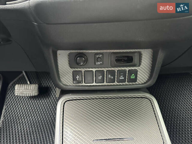 Серый Мицубиси Аутлендер, объемом двигателя 2 л и пробегом 80 тыс. км за 21800 $, фото 23 на Automoto.ua