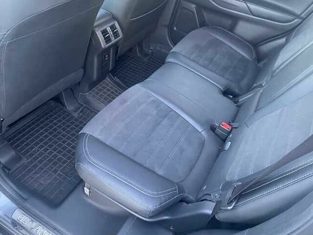 Серый Мицубиси Аутлендер, объемом двигателя 2.4 л и пробегом 93 тыс. км за 14600 $, фото 8 на Automoto.ua