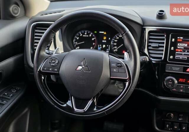Мицубиси Аутлендер 2019 в Киеве на Automoto.ua Серый Мицубиси Аутлендер, объемом двигателя 2.4 л и пробегом 73 тыс. км за 20999 $, фото 17 на Automoto.ua
