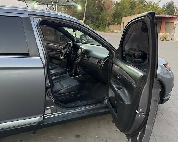 Міцубісі Аутлендер 2019 у Кривому Розі на Automoto.ua Сірий Міцубісі Аутлендер, об'ємом двигуна 2.4 л та пробігом 80 тис. км за 19100 $, фото 3 на Automoto.ua