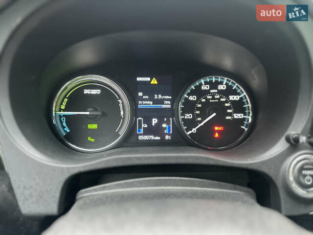 Серый Мицубиси Аутлендер, объемом двигателя 2 л и пробегом 80 тыс. км за 21800 $, фото 24 на Automoto.ua