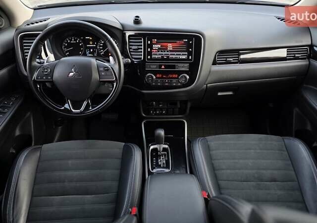 Мицубиси Аутлендер 2019 в Киеве на Automoto.ua Серый Мицубиси Аутлендер, объемом двигателя 2.4 л и пробегом 73 тыс. км за 20999 $, фото 21 на Automoto.ua