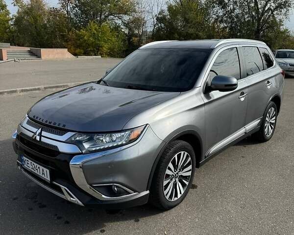 Міцубісі Аутлендер 2019 у Кривому Розі на Automoto.ua Сірий Міцубісі Аутлендер, об'ємом двигуна 2.4 л та пробігом 80 тис. км за 19100 $, фото 13 на Automoto.ua