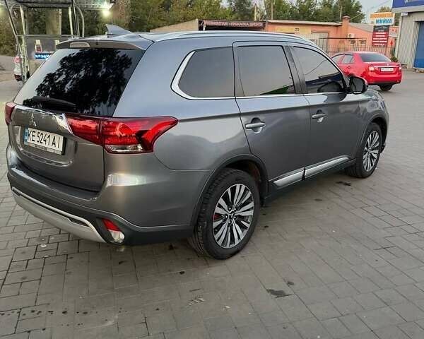 Міцубісі Аутлендер 2019 у Кривому Розі на Automoto.ua Сірий Міцубісі Аутлендер, об'ємом двигуна 2.4 л та пробігом 80 тис. км за 19100 $, фото 10 на Automoto.ua