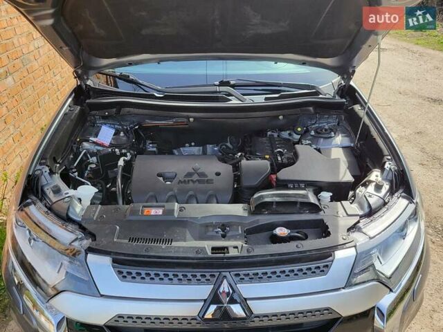 Серый Мицубиси Аутлендер, объемом двигателя 2.36 л и пробегом 125 тыс. км за 15500 $, фото 9 на Automoto.ua