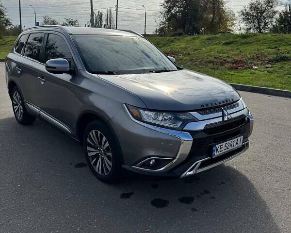 Міцубісі Аутлендер 2019 у Кривому Розі на Automoto.ua Сірий Міцубісі Аутлендер, об'ємом двигуна 2.4 л та пробігом 80 тис. км за 19100 $, фото 15 на Automoto.ua
