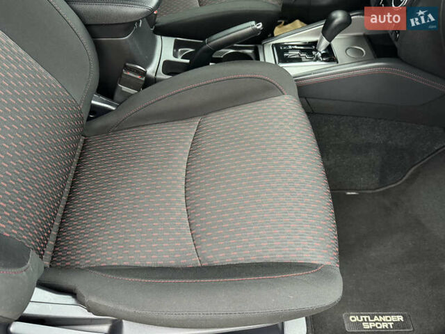 Серый Мицубиси Аутлендер, объемом двигателя 2 л и пробегом 45 тыс. км за 14000 $, фото 21 на Automoto.ua