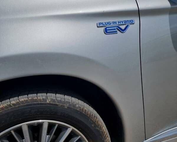 Мицубиси Аутлендер 2019 в Львове на Automoto.ua Серый Мицубиси Аутлендер, объемом двигателя 2 л и пробегом 74 тыс. км за 23300 $, фото 3 на Automoto.ua