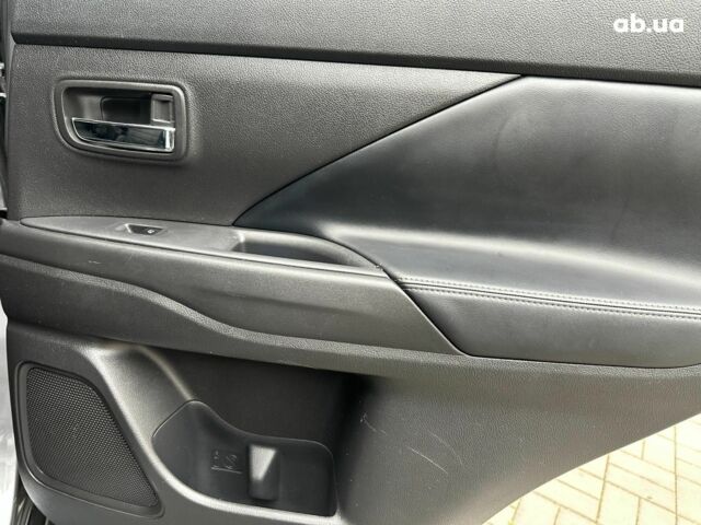 Серый Мицубиси Аутлендер, объемом двигателя 2.4 л и пробегом 131 тыс. км за 17440 $, фото 15 на Automoto.ua